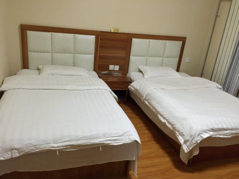 庆阳宾馆(西安凤城四路雅荷四季城店)