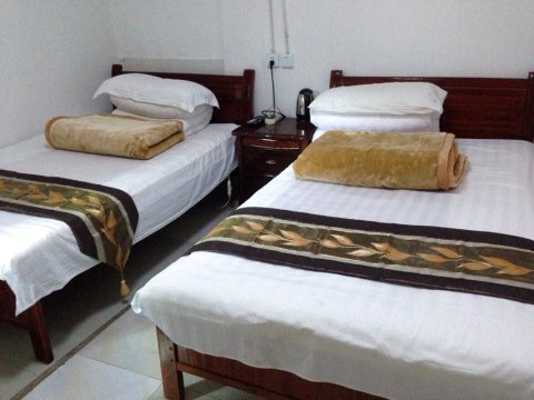 14张 好评: 3条差评: 0条 评论 宾川大理宾川鸡足山祝圣寺香会街野菜